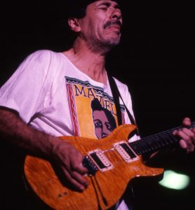 Carlos Santana 1988.jpg